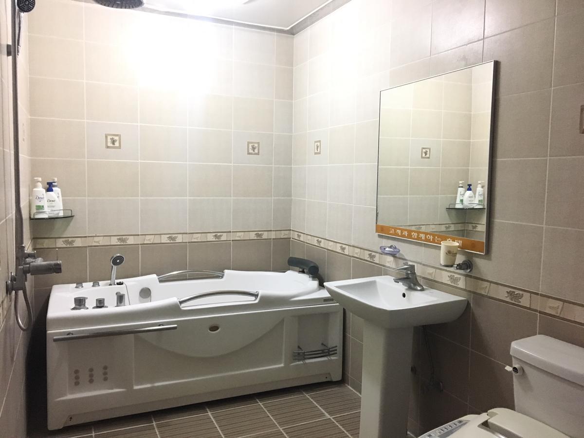 Nobless Hotel Gwangju Metropolitan City Esterno foto